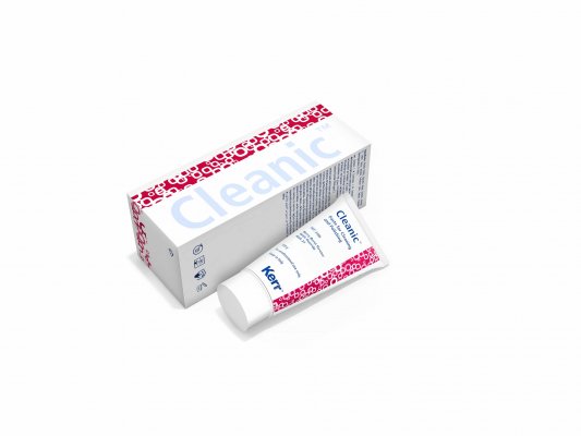 135193_CLEANIC_BERRY_BURST_BOXWITH_135192_TUBE_BERRY_BURST_3386_3Q_FAMILY